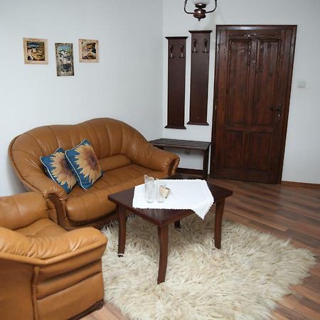 Oazis Guesthouse Lovech Exterior foto