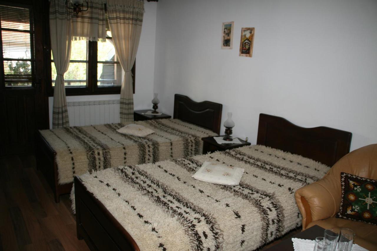 Oazis Guesthouse Lovech Exterior foto