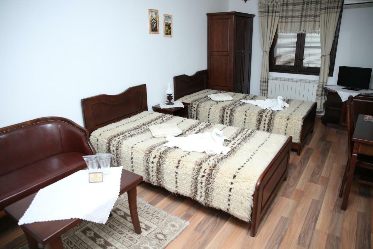 Oazis Guesthouse Lovech Exterior foto