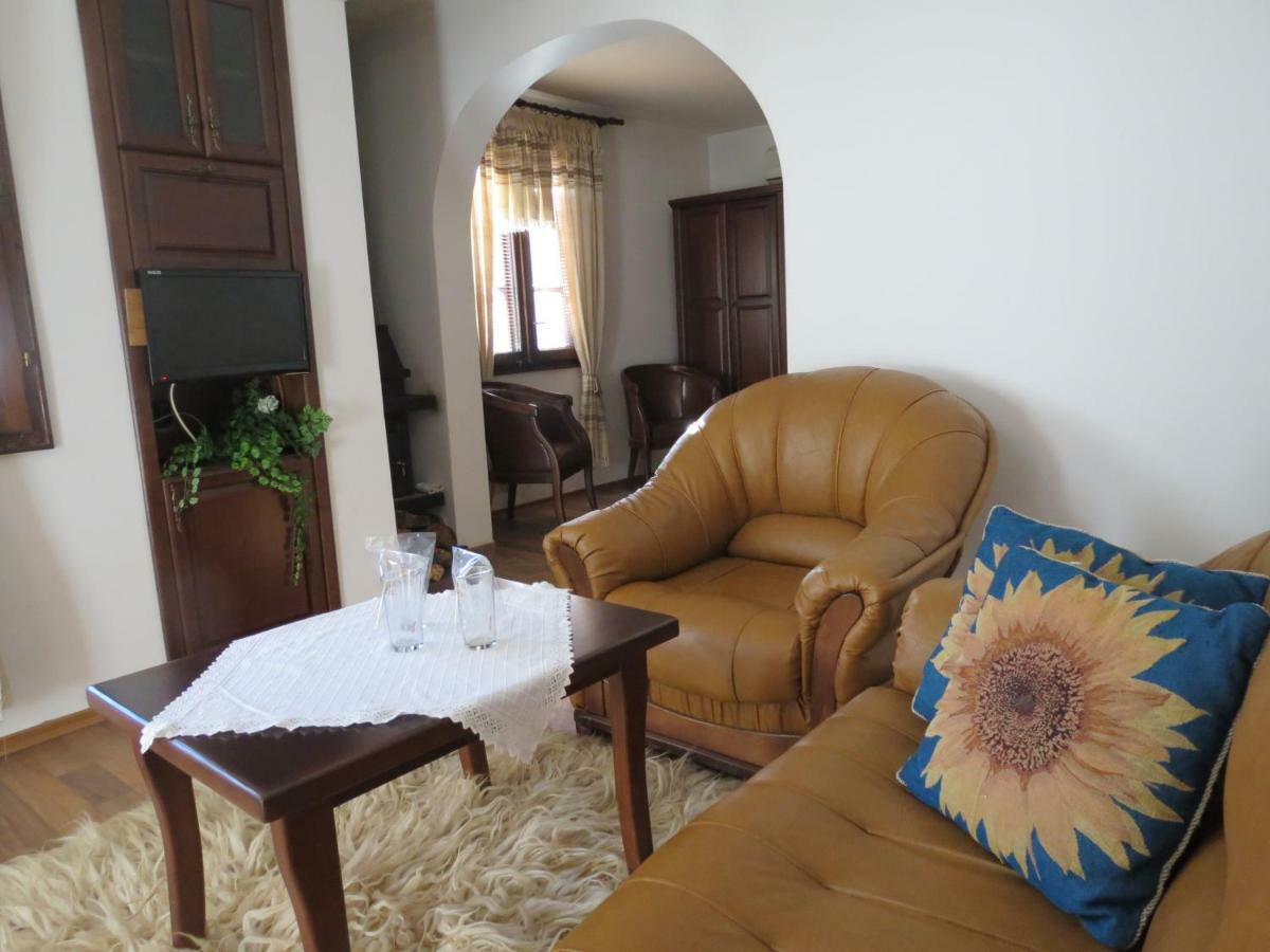 Oazis Guesthouse Lovech Exterior foto