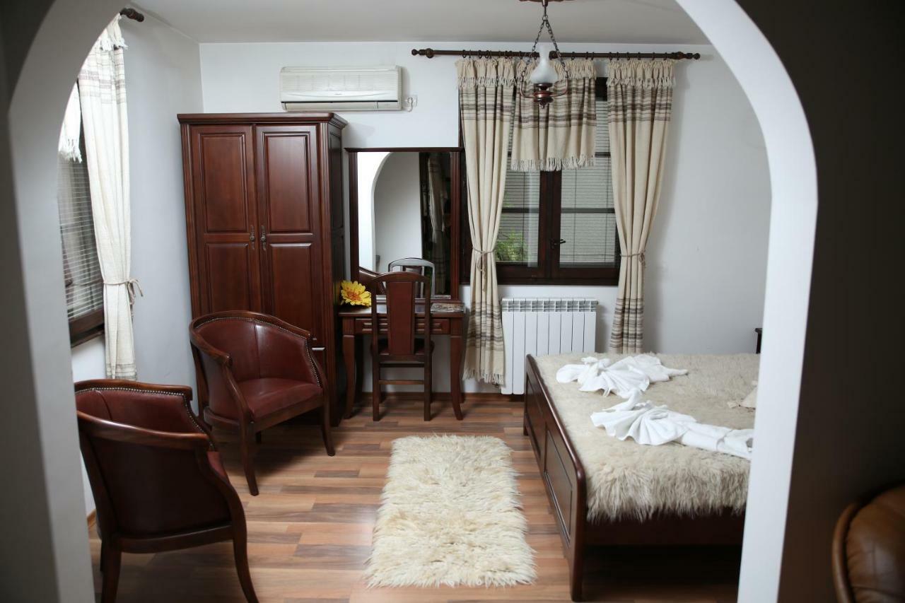 Oazis Guesthouse Lovech Exterior foto