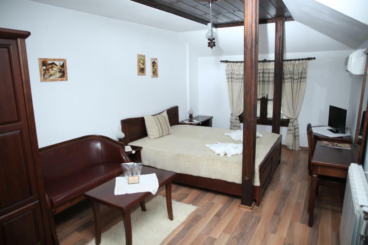 Oazis Guesthouse Lovech Exterior foto