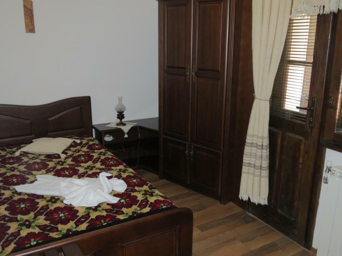 Oazis Guesthouse Lovech Exterior foto