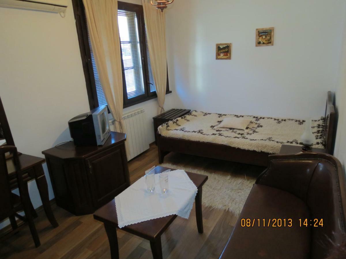 Oazis Guesthouse Lovech Exterior foto