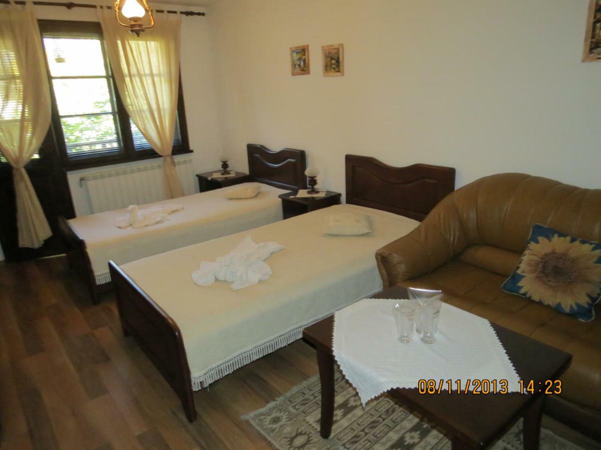 Oazis Guesthouse Lovech Exterior foto